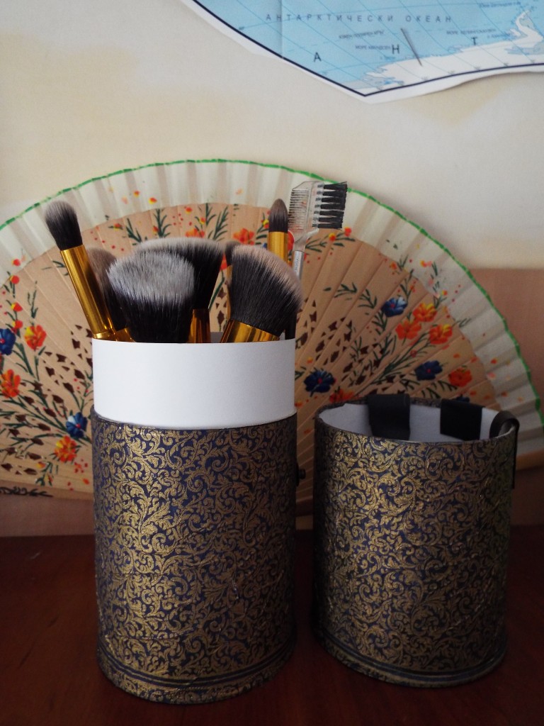 make-up brushes case